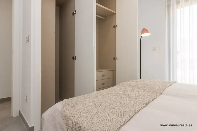 Exclusivo residencial de apartamentos situado en Urb. Los Balcones de Torrevieja. — 16