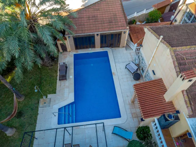 CHALET CON 800 PISCINA PRIVADA, GARAJE Y SAUNA — 35