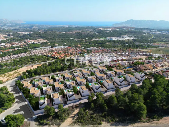 Villa independiente con gran parcela en Polop - foto 5