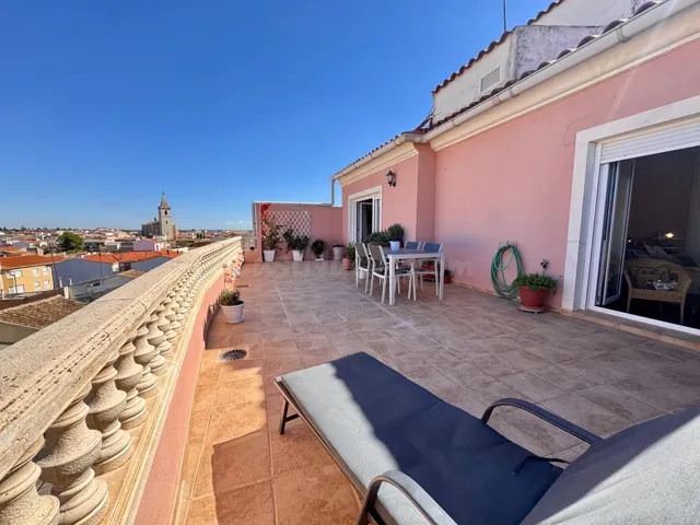 ÁTICO CON GARAJE, ASCENSOR Y DOS TERRAZAS: ESPACIO, LUZ Y CA - foto 3