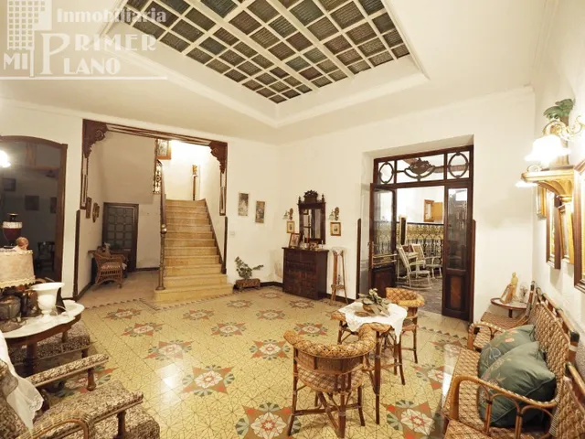 OPORTUNIDAD, vivienda+local en plaza de España haciendo esqu - foto 2