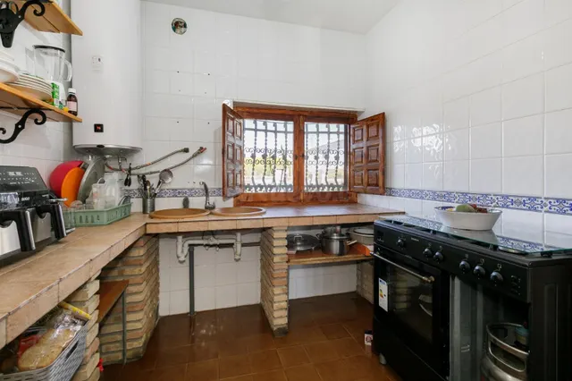 Cortijo grande más finca de 27000 metros — 5