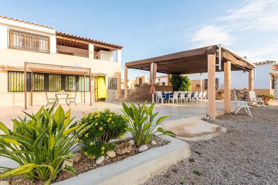 Fantástica casa  en primerísima línea de mar. Un balcón al mar