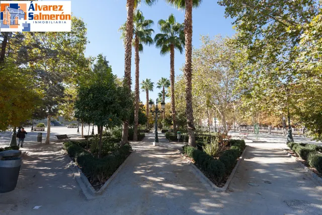 Local comercial en venta en calle agustina de aragón — 22