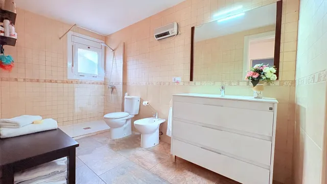 Elegància, Espai i Confort en una Casa Exclusiva a Can Font — 10