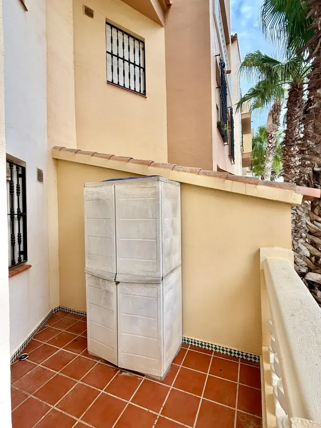 Apartamento con piscina comunitaria, Alicante, Torrevieja. 2 habitaciones, 66 m2, 200 metros del mar — 10