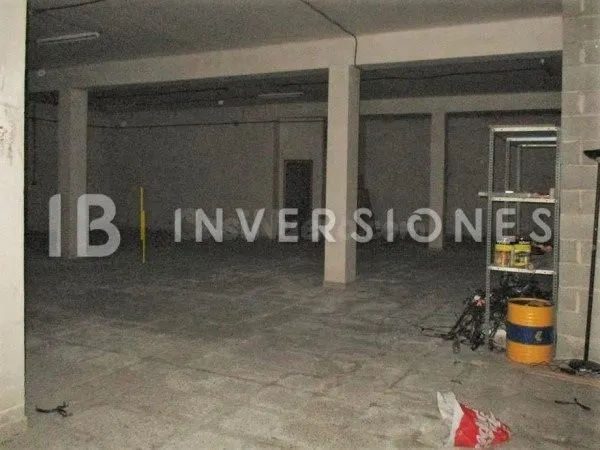 Local comercial 874m² en alquiler - Foners