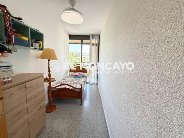 Fantástico apartamento de tres dormitorios a tan solo 300m de las playas de Guardamar del Segura, Alicante — 17