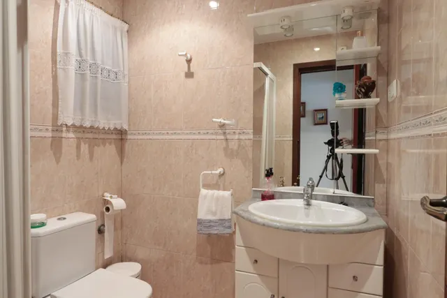 Piso en venta junto a calle Ángel Bruna de 110 m2, 3 dormitorios, baño y aseo, balcon y terraza acristalada — 22