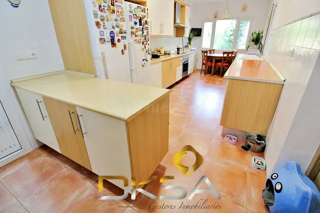 Gran villa en venta lista para entrar a vivir en urbanizació - foto 3