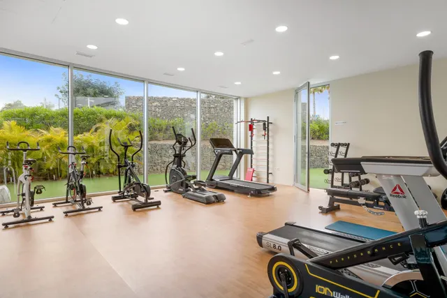 APARTAMENTO DE LUJO EN PRIMERA LÍNEA DE PLAYA — 17