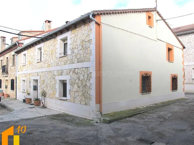 CASA EN VENTA EN EL CENTRO DE VILLIMAR