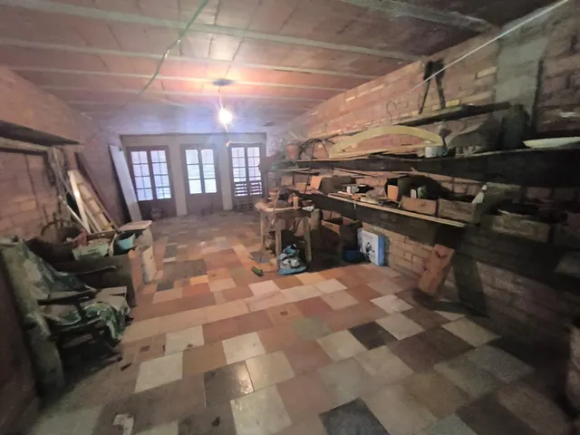 CASA ADOSADA EN VENTA CON 2 VIVIENDAS INDEPENDIENTES — 32