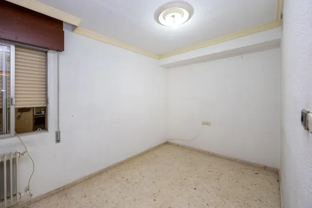 TU NUEVO PISO EN ALHAMAR TE ESTA ESPERANDO — 12