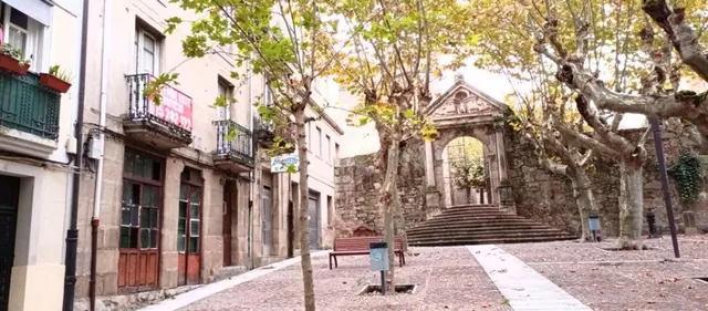 Edificio Céntrico en Ourense: Oportunidad para Inversores