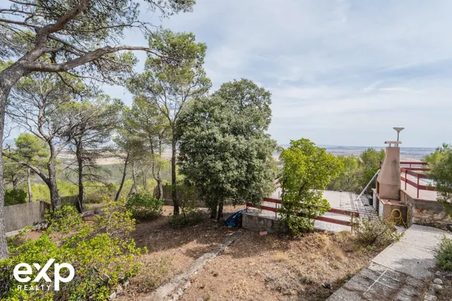 CHALET EN NUEVA SIERRA — 46