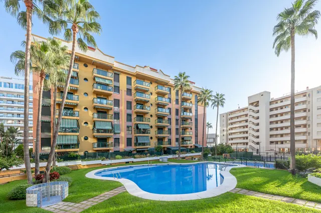 Exclusiva vivienda en primera línea de playa en el bajondillo – Torremolinos — 31