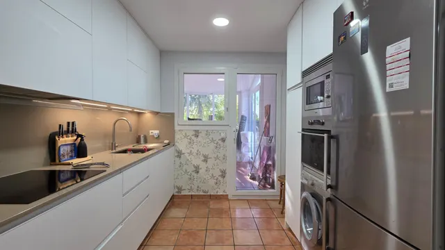 Chalet con piscina en Eurovillas — 40
