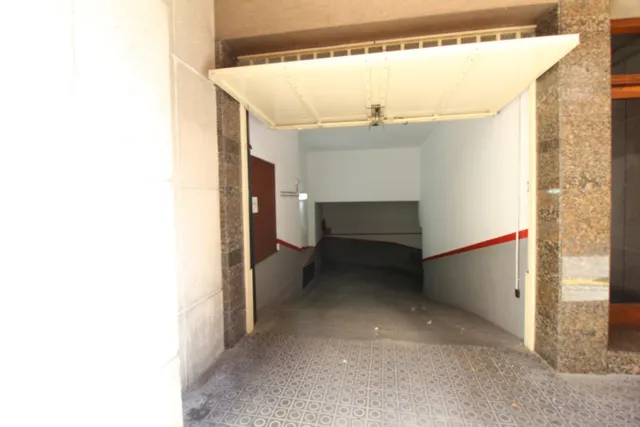PARQUING EN VENTA EN EL CENTRO DE VILANOVA — 3