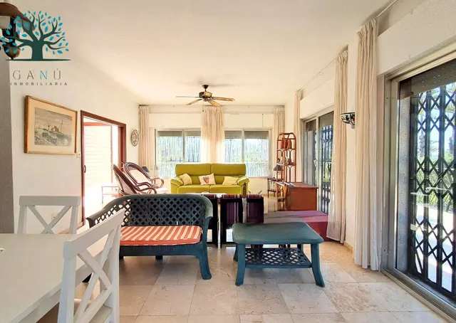 ESPECTACULAR CHALET A UN PASO DE LA PLAYA — 10