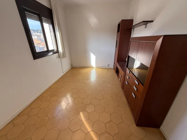 Último piso de una habitación con Ascensor — 21