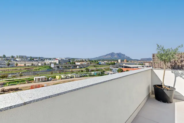 Àtic de somni amb solàrium privat i piscina — 32