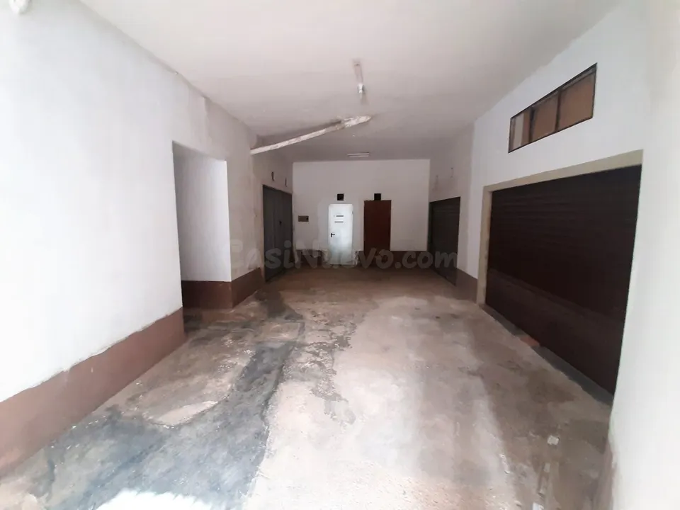 GARAJE CERRADO EN VENTA JUNTO PARQUE DE ALQUENENCIA