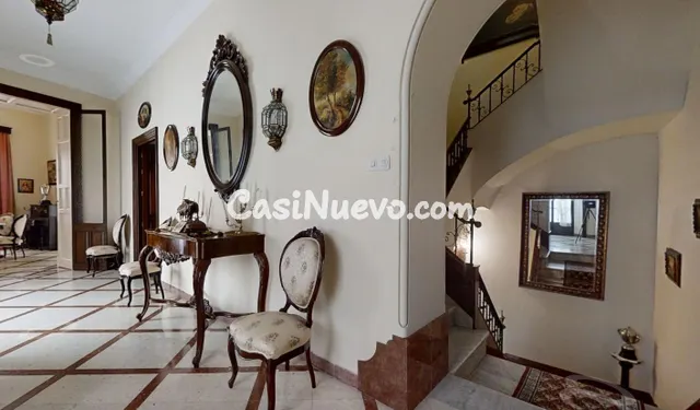 Casa señorial en pleno centro de Jerez con muebles de gran v