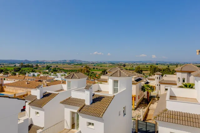 Villa Independiente en San Fulgencio, 3 dormitorios, 3 baños — 35