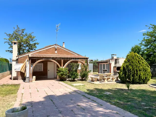 SE VENDE CHALET CON DOS FINCAS RÚSTICAS EN URBANIZACIÓN FUNC - foto 3