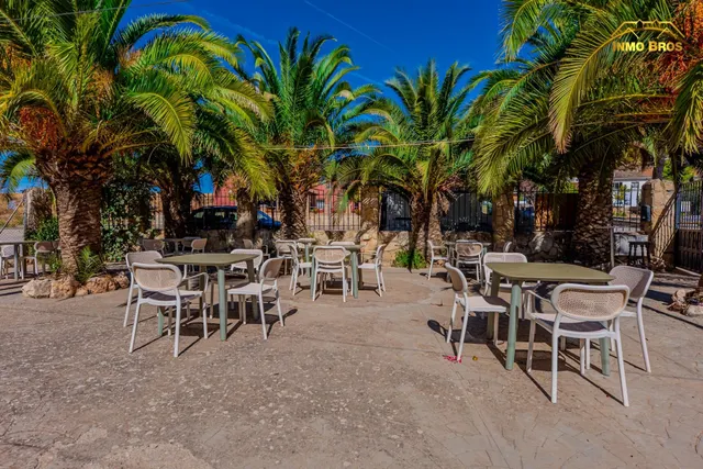 “Restaurante con licencia en 1.993 m2 de parcela y potencial para 3 viviendas en Hita” — 2