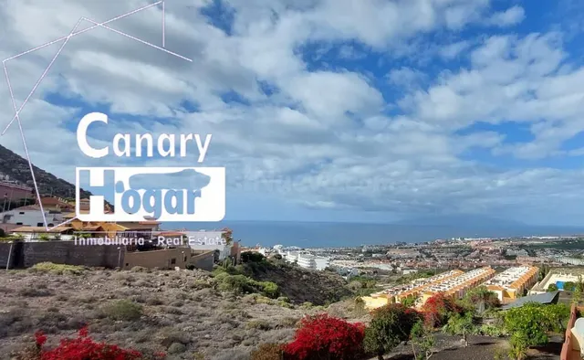 Apartamento en venta en Roque del Conde en Costa Adeje con v