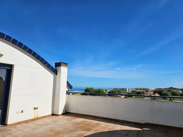 Ático dúplex en dénia: dos terrazas, vistas al mar y una urbanización para disfrutar todo el año — 20