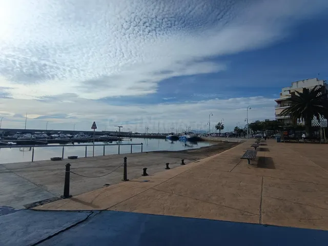 Precioso piso en 2ª línea de mar, cerca del puerto y céntric