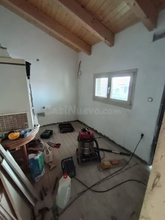 OPORTUNIDAD!!! SE VENDE CASA SEMIREFORMADA CON JARDIN EN SAN