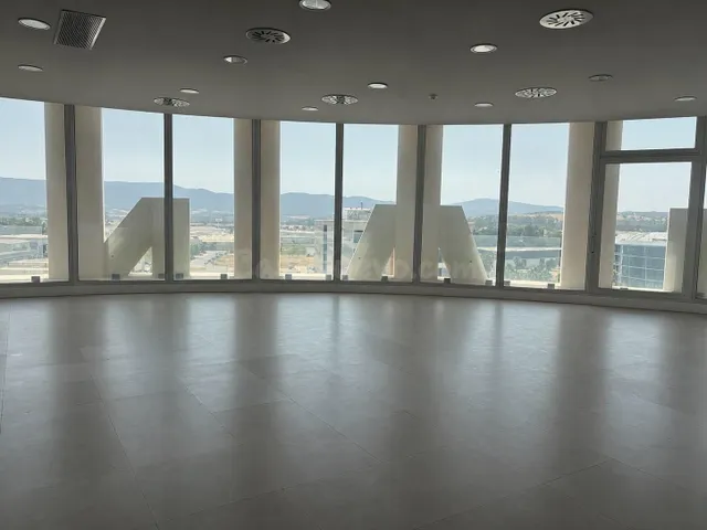 Oficina en Alquiler – Torres de Hércules, Los Barrios — 2