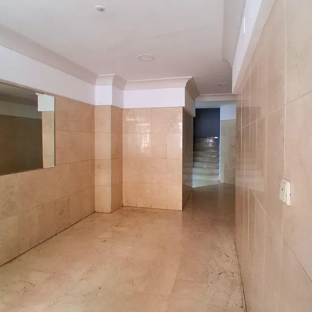 Piso de 137 m2 en la Avenida de España (Junto a El Corte Inglés) . — 28