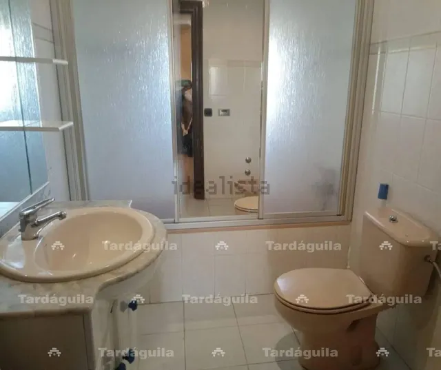 CHALET EN CALZADA DE VALDUNCIEL — 12