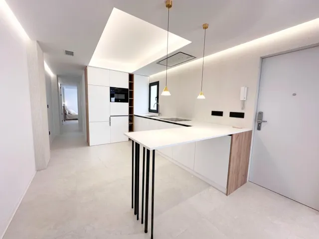 Vivienda de diseño reformada junto al Paseíto Ramiro a pasos de la playa — 3