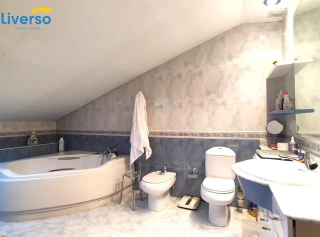 Amplio adosado de 4 dormitorios y con terraza de casi 10 m2. — 37
