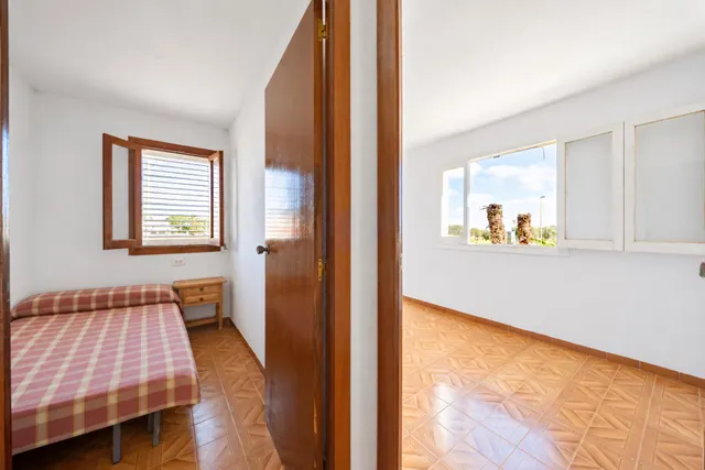 Chalet en primera línea de playa en torrenostra: una oportunidad para crear tu hogar junto al mar — 23