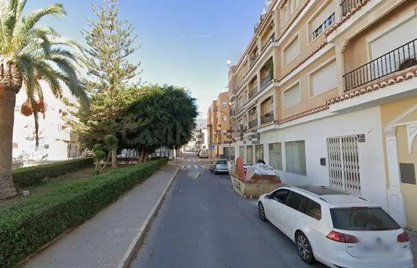 PISO OCUPADO POR PERSONA SIN JUSTO TÍTULO ESTE INMUEBLE DEBI - foto 2