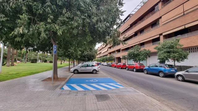 PLAZA DE APARCAMIENTO EN AVENIDA CAÑITO BAZÁN — 15