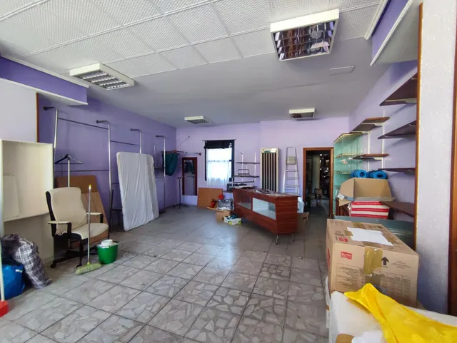 Local comercial en Aranguren — 3