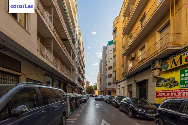 OPORTUNIDAD DE NEGOCIO JUNTO A CALLE RECOGIDAS. — 18