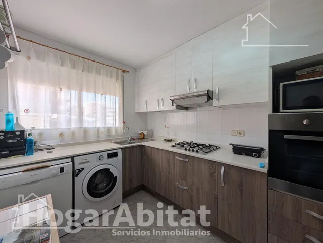 ¡vistas al mar! amplio y esquinero con garaje, terraza y estudio independiente — 10