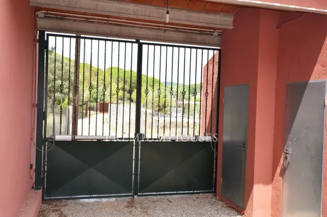 Casa en venta con gran parcela frente al mar en Canet de Mar — 26