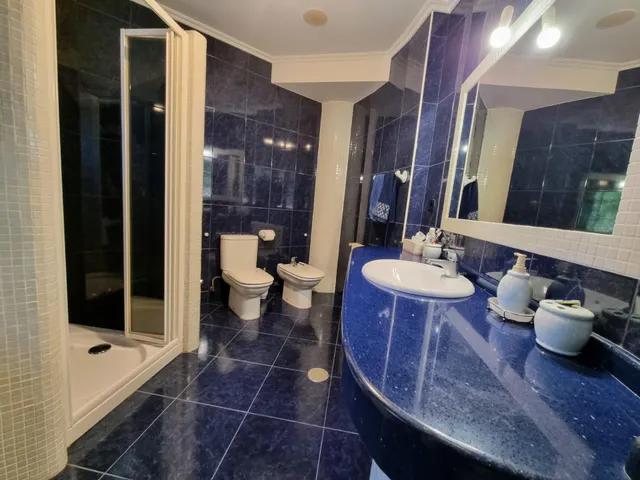 CASAS INDIVIDUALES  CON PARCELAS EN CIMBRIO (BARCENA DEL BIERZO) — 40
