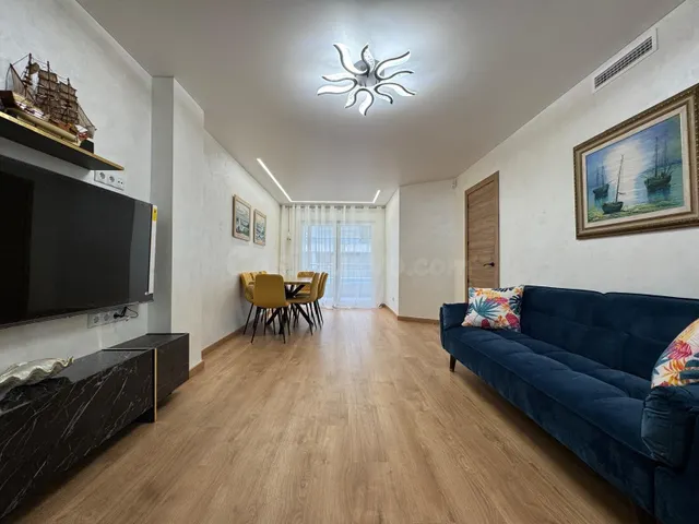 REFORMADO APARTAMENTO DE 108 M2. 3 DORM. 2 BAÑOS. CON TRASTE