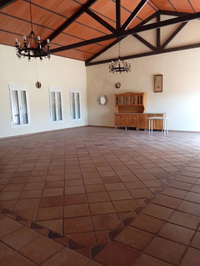 Villa de lujo con finca de 3.500 m2, piscina, casa de invitados y caballeriza — 30